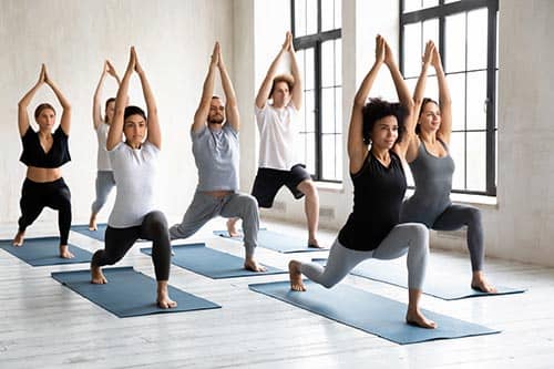 Yoga pour employées en milieu de travail