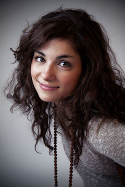 Professeur de Yoga au travail Montréal - Patricia Cour de Yoga au travail Montréal - Patricia Professeure