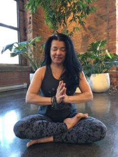 Professeur de yoga Montréal et Laval au Travail et pour Ainés