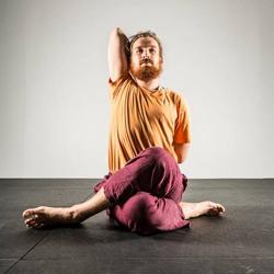 Cours de Yoga en Entreprise et à Domicile à Montréal
